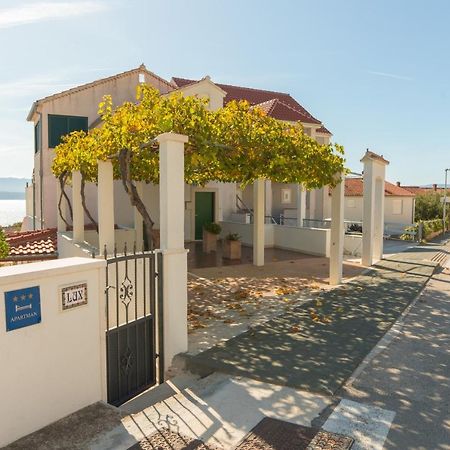 Apartments Lux Bol Dış mekan fotoğraf